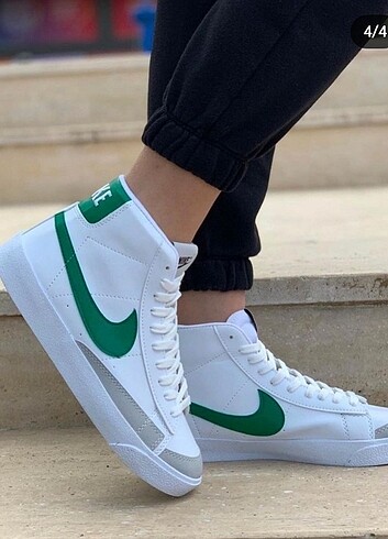 NIKE BLAZERS