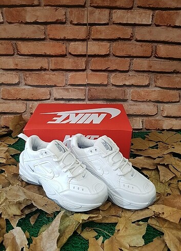 37 Beden beyaz Renk NIKE TEKNO