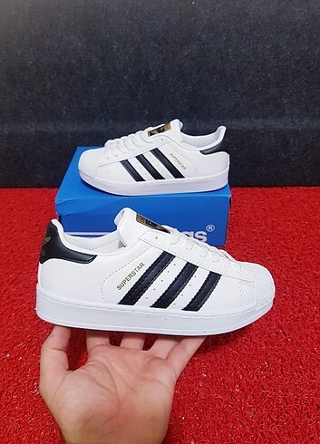 ADIDAS SUPERSTAR