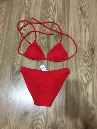 Kırmızı Bikini takımı