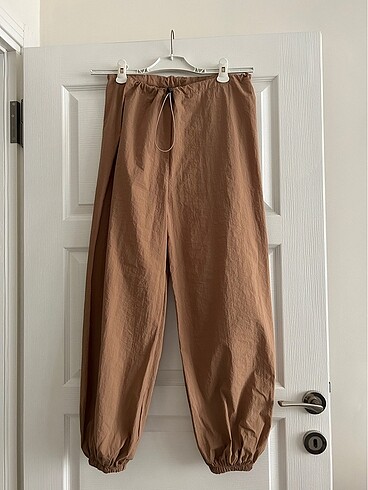 Paraşüt pantolon hiç giyilmedi