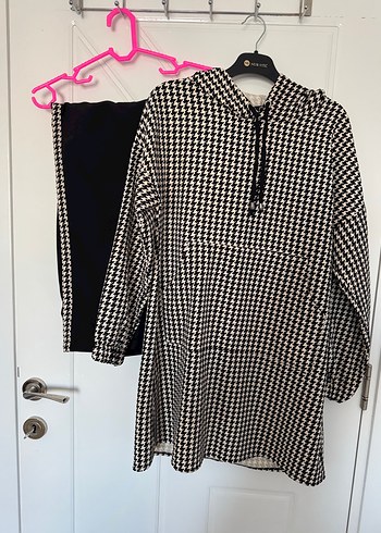 Kadın Kapüşonlu Siyah Kazayağı Desenli Takım - Görsel 2