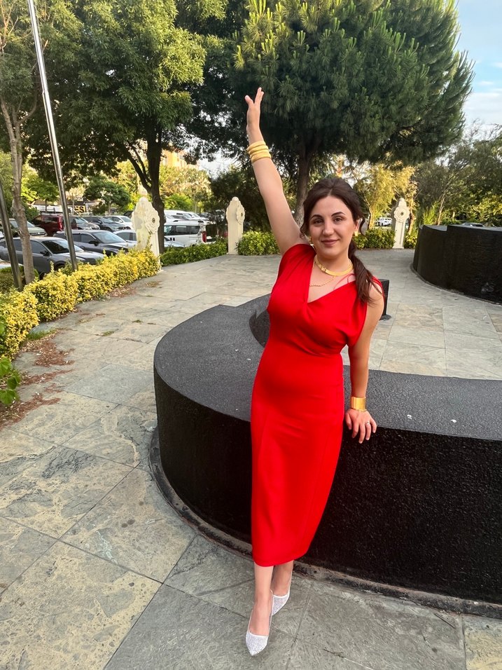 Kırmızı V Yaka Drapeli Uzun Elbise - Görsel 2