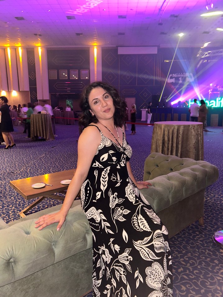 Siyah Beyaz Bağlama Desenli Uzun Elbise - Görsel 2