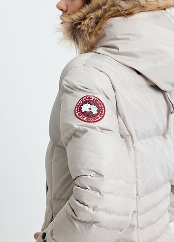 Moncler CANADA GOOSE ENDER BULUNAN MODEL.