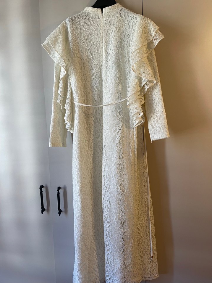 Uzun Kollu Beyaz Dantel Detaylı Uzun Elbise 40 beden Senna marka - Görsel 2