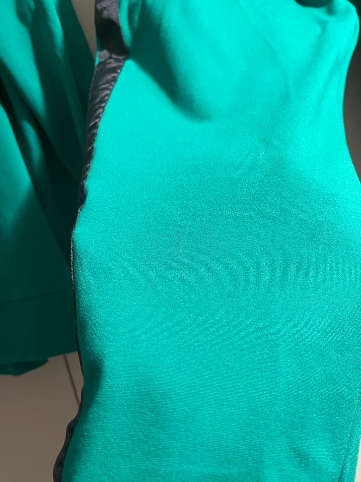 Kadın Yeşil Kapüşonlu Sweatshirt  
VENÖVE takım - Görsel 4