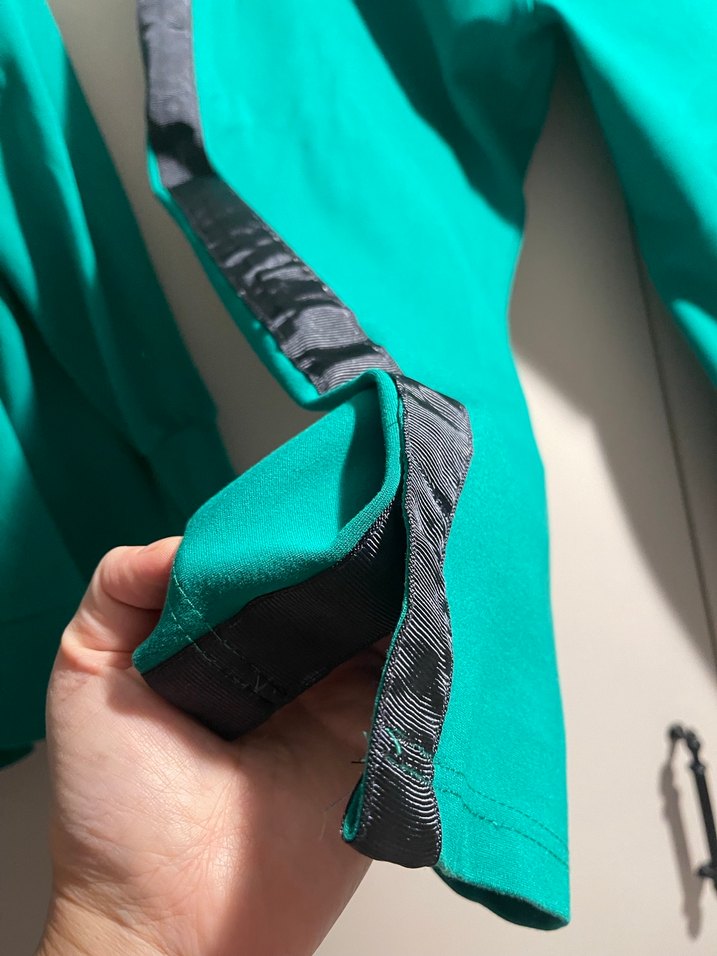 Kadın Yeşil Kapüşonlu Sweatshirt  
VENÖVE takım - Görsel 3