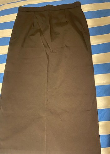 Kadın Siyah Uzun Dökümlü Saten Etek - Görsel 4