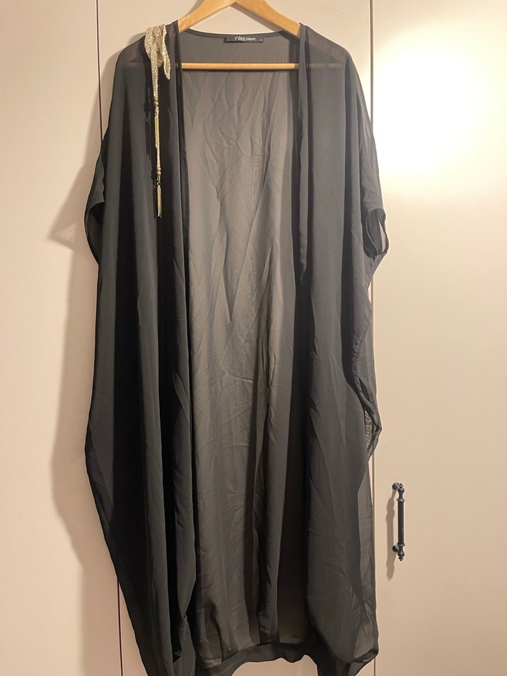 Siyah Dökümlü Uzun abaye - Görsel 4