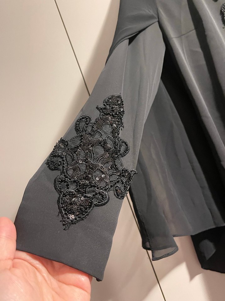 Uzun Siyah Nakışlı Gotik Elbise KAYRA marka - Görsel 3