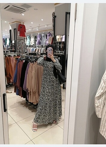 m Beden Çiçekli siyah elbise 