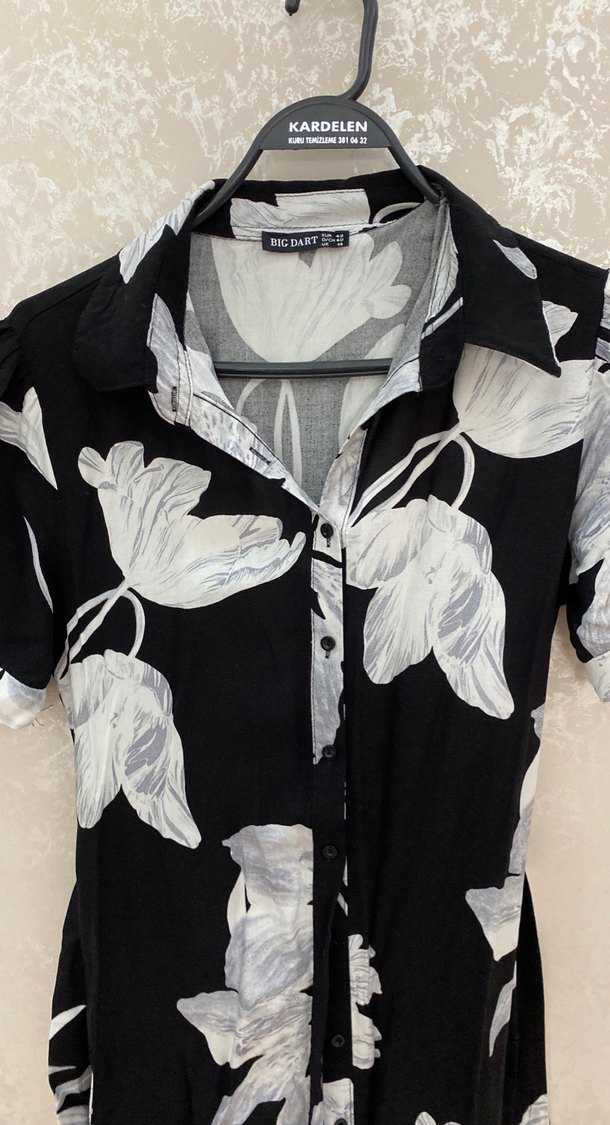 Düğmeli Siyah Gri Çiçekli Uzun Elbise - Görsel 2