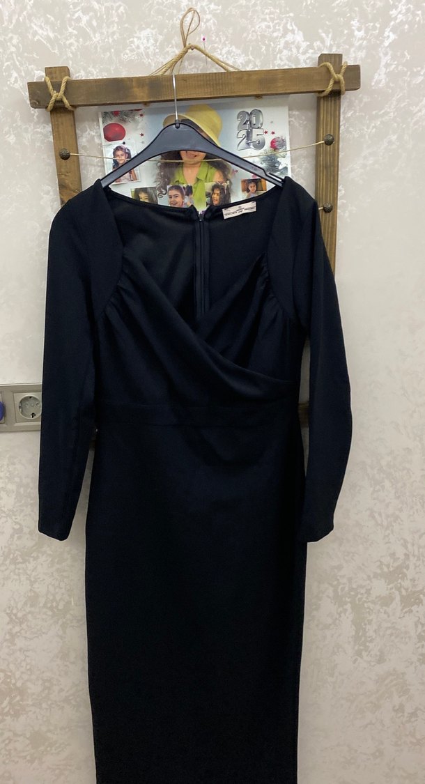 Siyah Uzun Kollu Drapeli V Yaka Abiye Elbise - Görsel 3