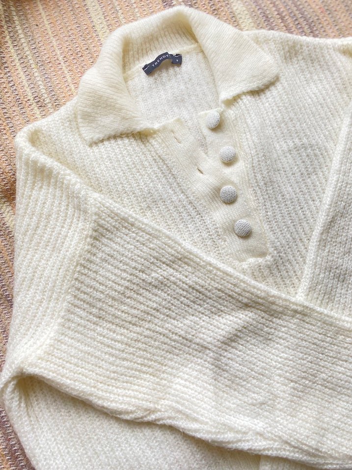 Düğmeli Beyaz Triko Kadın Kazak - Görsel 2