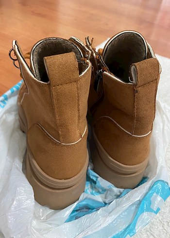 Kahverengi Süet Bağcıklı Kadın Dolgu Topuk Bot - Görsel 4