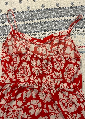 LC Waikiki Kırmızı Çiçek Desenli Midi Elbise