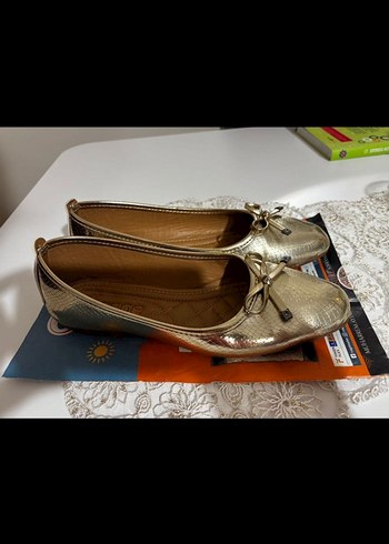 Altın Renkli Klasik Tokalı Kadın Babet capobe - Görsel 2