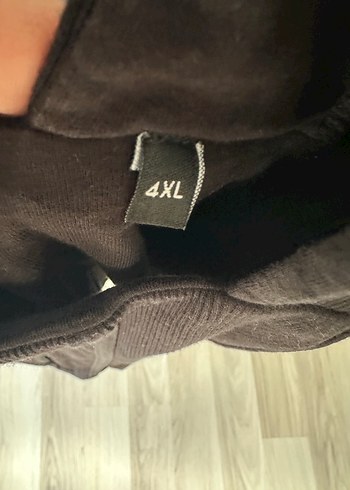 Siyah V Yakalı Uzun Kollu Kadın Bluz - Görsel 4