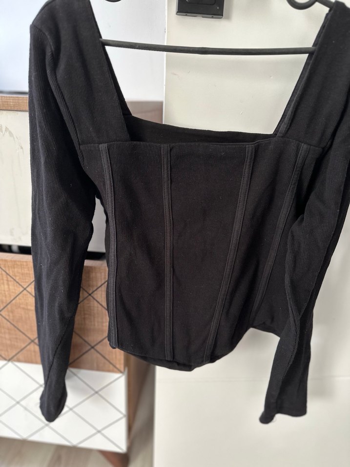 Siyah V Yakalı Uzun Kollu Kadın Bluz - Görsel 3