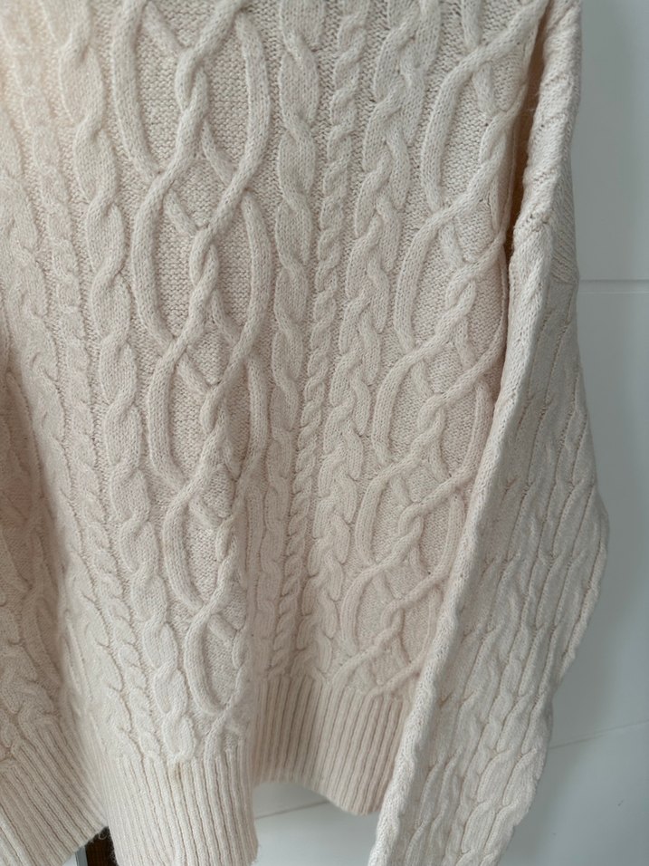 Bej Yüksek Yakalı Örgü Kadın Kazak - Görsel 3