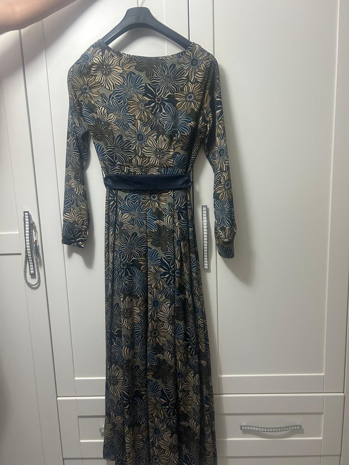 Bohem Tarzı Uzun Çiçekli Elbise - Görsel 2