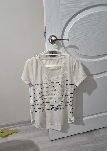 Dantel Detaylı Tişört