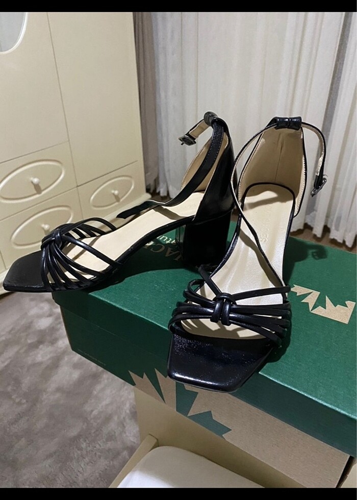 Topuklu ayakkabı - Görsel 3