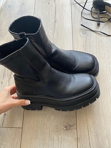 Bershka kalın taban bot