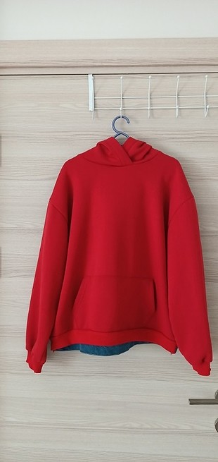 Kırmızı sweatshirt