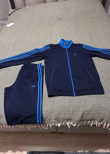 Adidas m