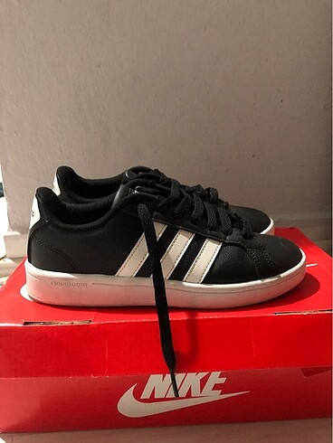 Adidas spor ayakkabı