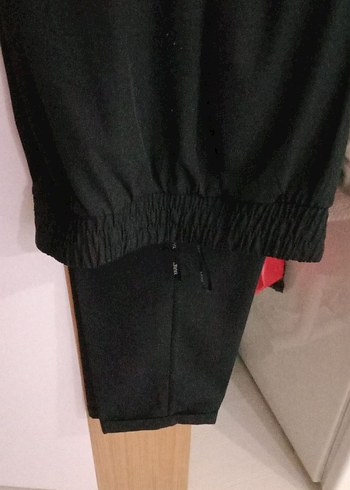 Siyah Fermuarlı pantalon - Görsel 2