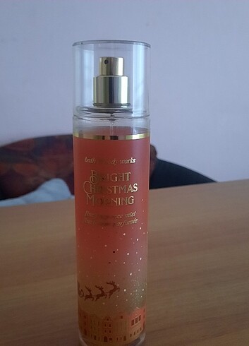 bath & body works bright christmas morning sprey 