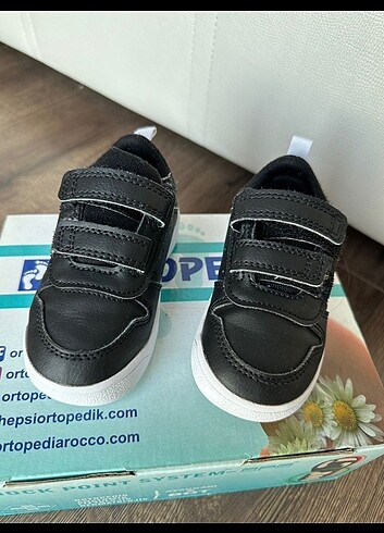 Adidas cocuk spor ayakkabi