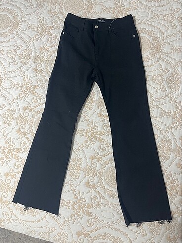 40 Beden siyah Renk Siyah flare lcw jean