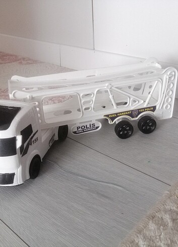 Polis tırı