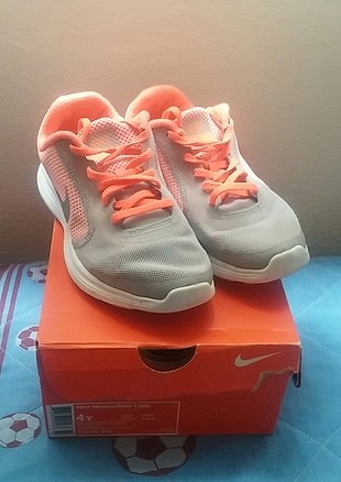Nike revolution 3 (GS) 