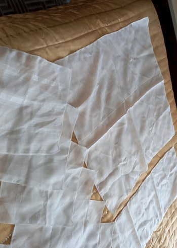 İşlemeli  Beyaz desenli parcalar kenarları ovorlok cekilmis - Görsel 4