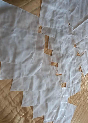 İşlemeli  Beyaz desenli parcalar kenarları ovorlok cekilmis - Görsel 2