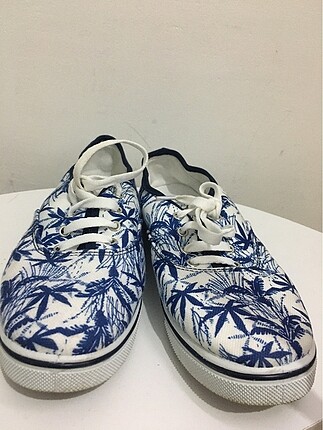 39 Beden Bağcıklı vans