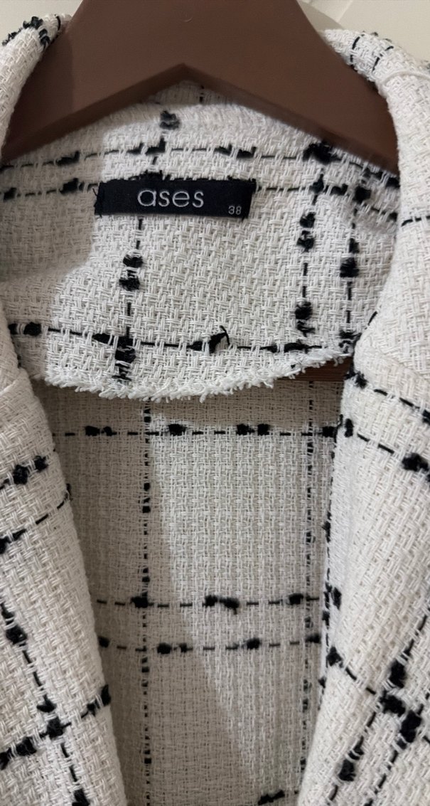 Düğmeli Beyaz Ekose Kadın Kaban - Görsel 2