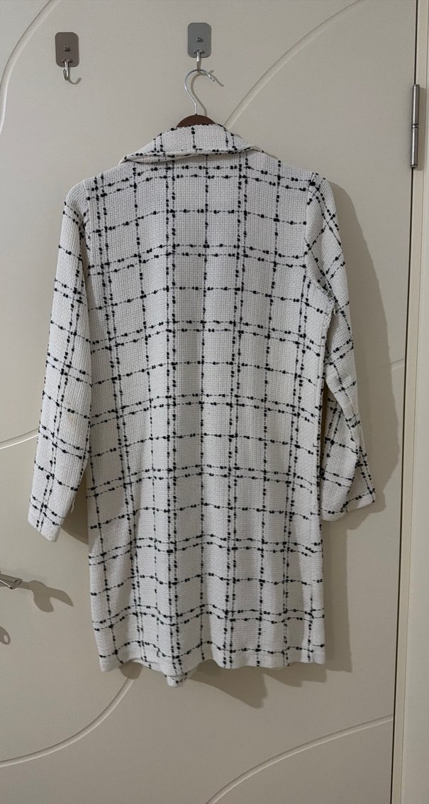 Düğmeli Beyaz Ekose Kadın Kaban - Görsel 4