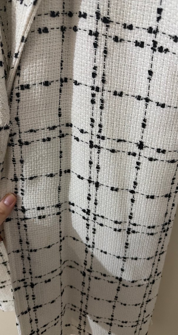 Düğmeli Beyaz Ekose Kadın Kaban - Görsel 3