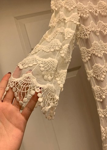 Uzun Kollu Dantel Detaylı Midi Triko Elbise - Görsel 3