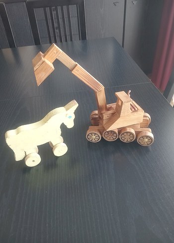 Beden Renkli Ahşap Oyuncak At ve Vinç