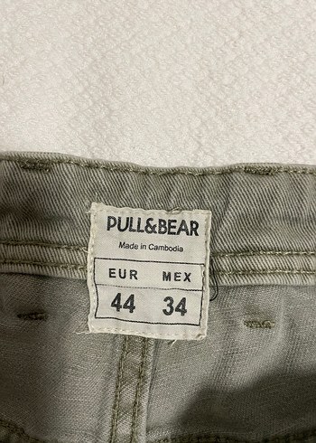 44 Beden Pull&bear şort