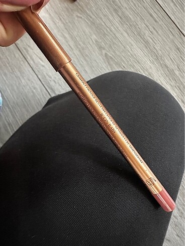 Charlotte Tilbury Icon Baby dudak kalemi