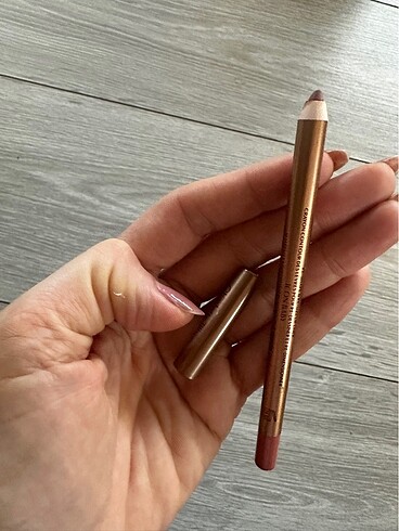 Charlotte Olympia Charlotte Tilbury Icon Baby dudak kalemi