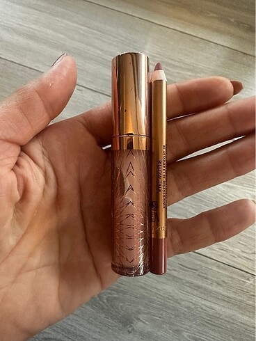 Beden Renk Charlotte Tilbury mini set. Pillow talk dudak kalemi refresh ros